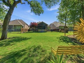 815  Dove Trail , Euless Texas 76039