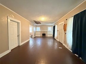 900 W Central Avenue , Fort Worth Texas 76164