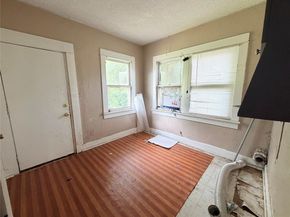 900 W Central Avenue , Fort Worth Texas 76164