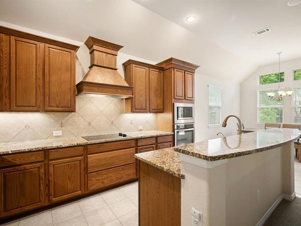 1208  Isabella Lane , Savannah Texas 76227