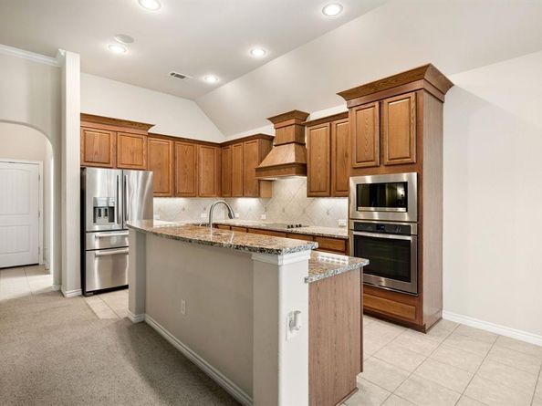 1208  Isabella Lane , Savannah Texas 76227