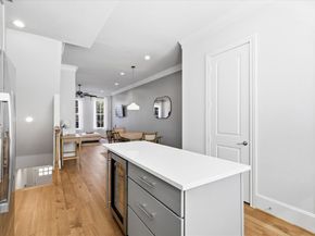 7333  Valley View Lane  702, Dallas Texas 75240
