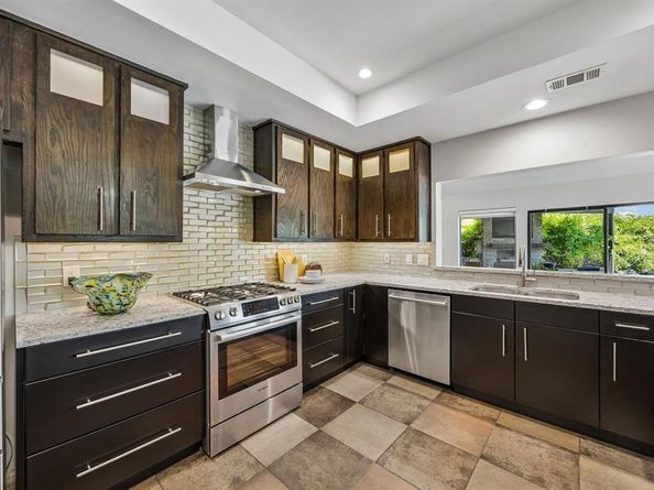 7001  Kingshollow Drive , Dallas Texas 75248