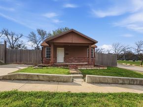 3000  Avenue M  , Fort Worth Texas 76105