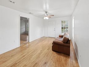 3000  Avenue M  , Fort Worth Texas 76105