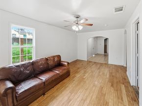 3000  Avenue M  , Fort Worth Texas 76105