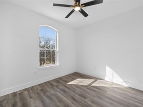 1530 S Houston School Road , Lancaster Texas 75146