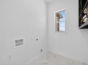 1530 S Houston School Road , Lancaster Texas 75146