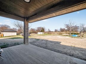 1530 S Houston School Road , Lancaster Texas 75146