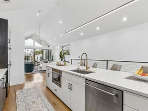 4404  Capitol Avenue , Dallas Texas 75204