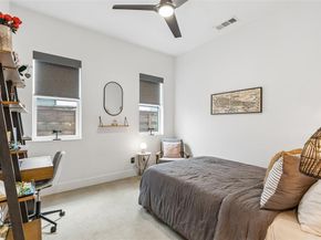 4404  Capitol Avenue , Dallas Texas 75204