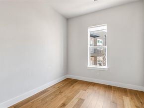 381 E Greenbriar Lane  401, Dallas Texas 75203