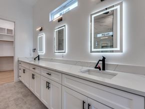 2802  Guymon Street , Dallas Texas 75212