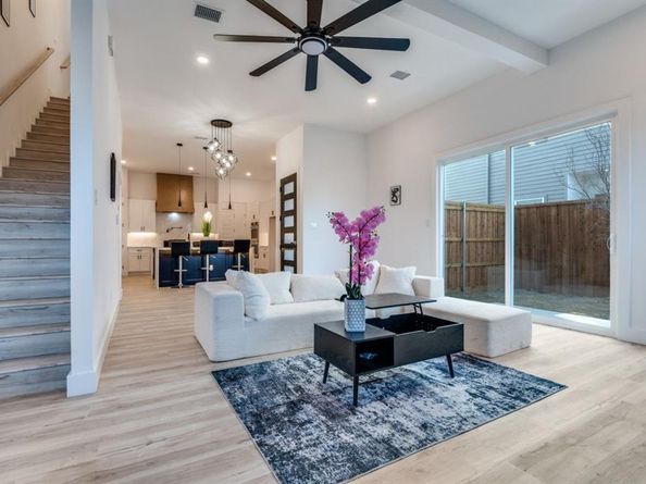 2802  Guymon Street , Dallas Texas 75212