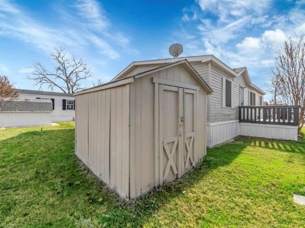 4000  Ace Lane  Trailer 325, Lewisville Texas 75067