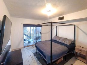 5322  Fleetwood Oaks Avenue  142, Dallas Texas 75235