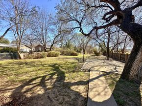 809  Crescent Street , Denton Texas 76201