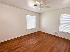 809  Crescent Street , Denton Texas 76201