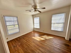 809  Crescent Street , Denton Texas 76201