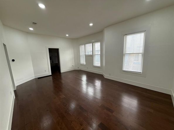 629  Melba Street , Dallas Texas 75208