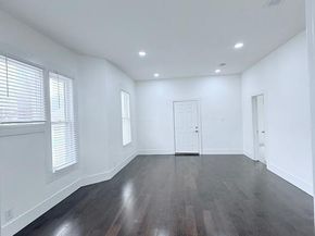 629  Melba Street , Dallas Texas 75208