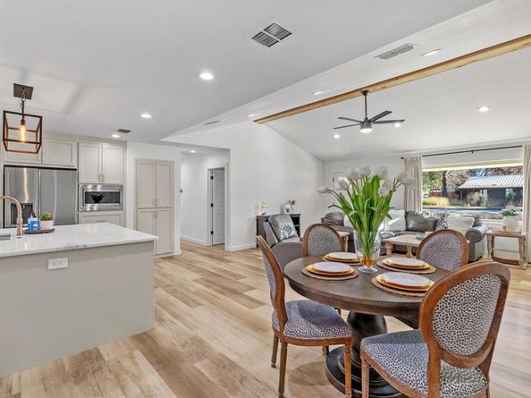 1021  Poe Street , Azle Texas 76020