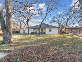 1021  Poe Street , Azle Texas 76020