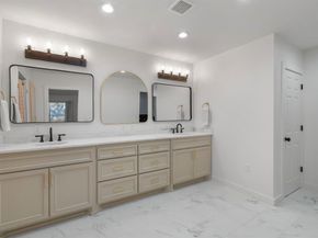 1021  Poe Street , Azle Texas 76020