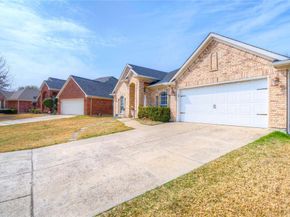 1107  Deer Valley Lane , Arlington Texas 76001