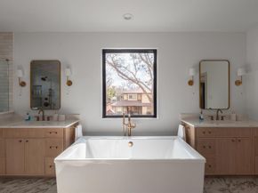 1810  Corona Street , Dallas Texas 75214