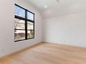 1810  Corona Street , Dallas Texas 75214