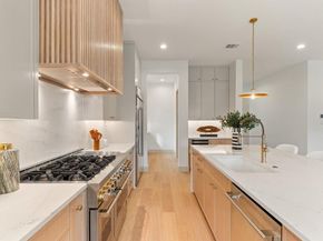 1810  Corona Street , Dallas Texas 75214