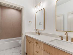 1810  Corona Street , Dallas Texas 75214