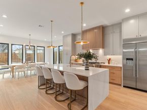 1810  Corona Street , Dallas Texas 75214
