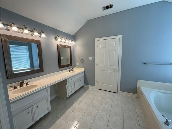 1109  Lakestream Drive , Plano Texas 75075