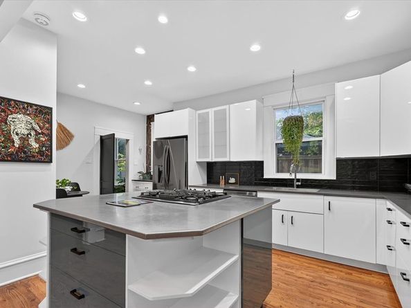 802  Haines Avenue , Dallas Texas 75208