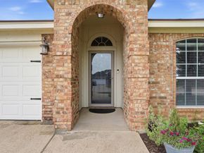 924  Crowder Drive , Crowley Texas 76036