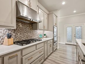 612  Courtyard Lane , Irving Texas 75039