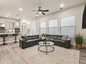 612  Courtyard Lane , Irving Texas 75039