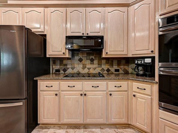 6608  Barclay Lane , Garland Texas 75044