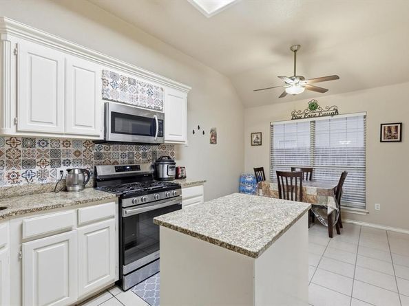 2988  Thames Trail , Fort Worth Texas 76118