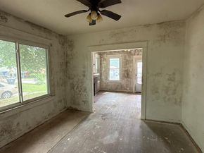 2611  Pine Street , Dallas Texas 75215