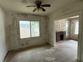 2611  Pine Street , Dallas Texas 75215
