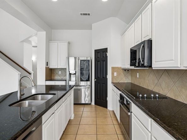 1420  Meadowlakes Drive , Azle Texas 76020