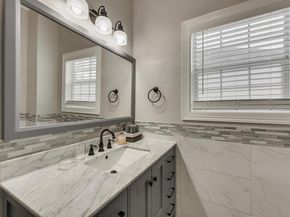 909  Elsbeth Street , Dallas Texas 75208