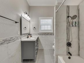 909  Elsbeth Street , Dallas Texas 75208