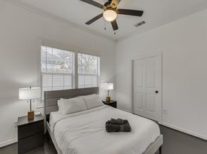 909  Elsbeth Street , Dallas Texas 75208