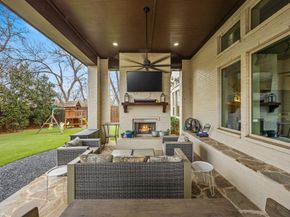 3932  Frontier Lane , Dallas Texas 75214