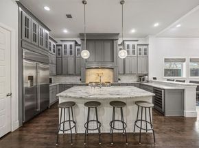 3932  Frontier Lane , Dallas Texas 75214