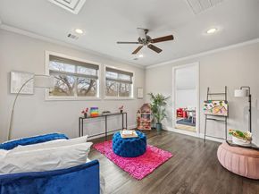 3932  Frontier Lane , Dallas Texas 75214